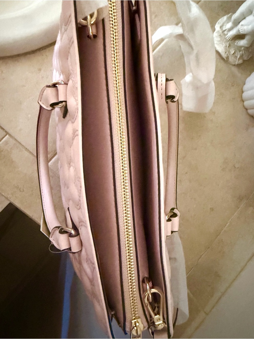 Michael Kors Sheila Powder Blush Heart-Quilted Satchel NWT - Picture 14 of 15